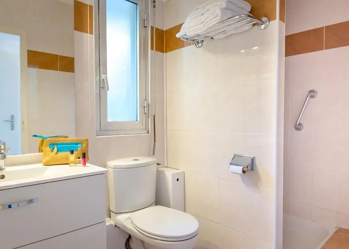 アパート 2p Avec Balcon, Clim, A 50m De La Et Centre-ville, Wifi Et Parking Disponibles - Fr-1-466a-3 *