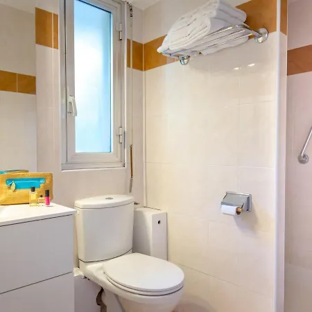 Apartment 2p Avec Balcon, Clim, A 50m De La Et Centre-ville, Wifi Et Parking Disponibles - Fr-1-466a-3 *