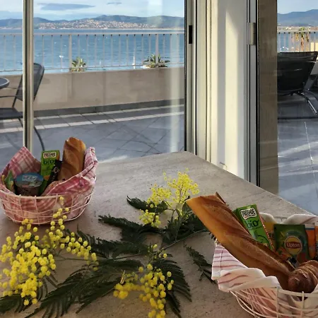 2p Avec Balcon, Clim, A 50m De La Et Centre-ville, Wifi Et Parking Disponibles - Fr-1-466a-3 * Saint-Raphaël