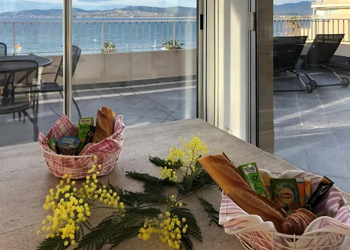 2p Avec Balcon, Clim, A 50m De La Et Centre-ville, Wifi Et Parking Disponibles - Fr-1-466a-3 * Saint-Raphaël